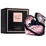 L'Eau de Parfum pour femme Lancôme La Nuit Trésor 30 ml est présentée dans un luxueux flacon en forme de diamant d'un rose tendre, présenté dans un élégant coffret noir. Tous deux arborent l'élégant « Lancôme La Nuit Trésor » en lettres roses, mettant en valeur le nom de la marque Lancôme. Dakar