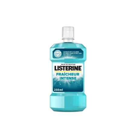 Un flacon de 250 ml de LISTERINE Bain de Bouche Fraicheur Goût Intense, avec un liquide bleu turquoise et un bouchon transparent, représenté sur un fond blanc. Dakar