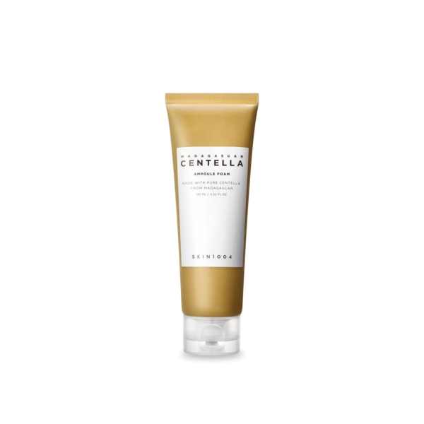 Un tube doré de Skin1004 Centella Nettoyant PH 5 Doux 125 ml repose sur un fond blanc, mettant en valeur la Centella comme ingrédient clé. Doté d'un bouchon à clapet transparent, chaque goutte luxueuse incarne un soin de qualité supérieure. Dakar