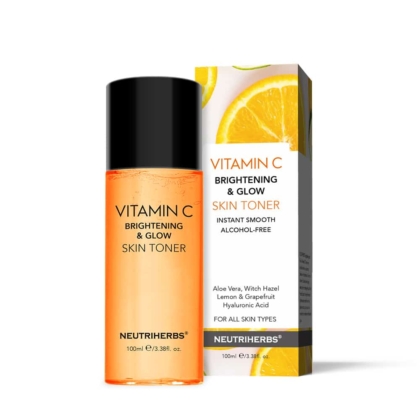 Un flacon de NEUTRIHERBS Vitamine C Tonique et Eclat 100 ml est placé à côté de son emballage, avec des images vibrantes de tranches d'orange. Il met l'accent sur l'aloe vera, l'hamamélis et l'acide hyaluronique comme ingrédients clés. Adapté à tous les types de peau, il garantit un éclat radieux. Dakar