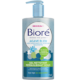 Un flacon de 200 ml de nettoyant visage Biore Nettoyant Équilibrant pour les Pores à l'Agave Bleue + Bicarbonate de Soude, conçu pour les peaux mixtes. Il est présenté dans un emballage à dominante bleue et blanche avec un distributeur à pompe sur le dessus et comporte une étiquette en français. Dakar