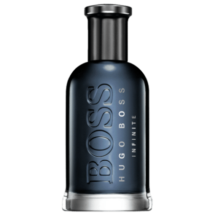 Un flacon bleu foncé d'Hugo Boss Eau de Parfum Infinite BOSS Bottled 50 ml avec "BOSS HUGO BOSS INFINITE" écrit sur le devant