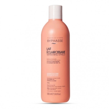 Une bouteille rose de 500 ml de Byphasse Lait Unificateur de Teint Extrait de Blé avec un bouchon à clapet blanc se dresse debout sur un fond blanc uni, avec un étiquetage français et anglais pour les soins du corps et du visage. Dakar