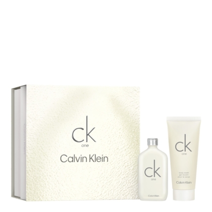 Le coffret unisexe Calvin Klein One comprend une eau de toilette de 50 ml et un gel douche de 100 ml, le tout dans une élégante boîte blanche avec la marque minimaliste CK One. Dakar