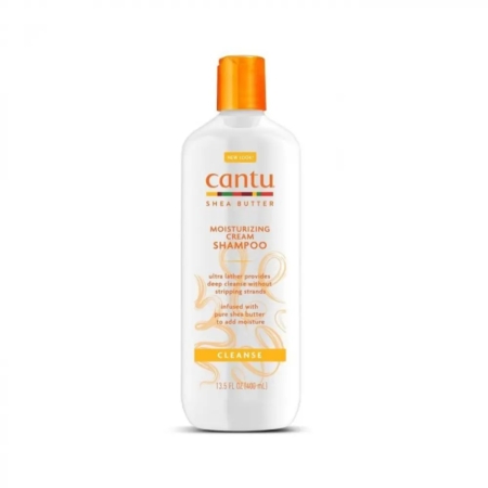 Le flacon blanc du shampooing naturel Cantu « Crème Nettoyante Avec Sulfate » de 400 ml est doté d'un bouchon orange et d'une étiquette sur laquelle figurent les informations sur le produit ainsi que des motifs en spirale sur le devant. Enrichi en beurre de karité, ce shampooing nettoie en douceur tout en nourrissant vos cheveux. Dakar