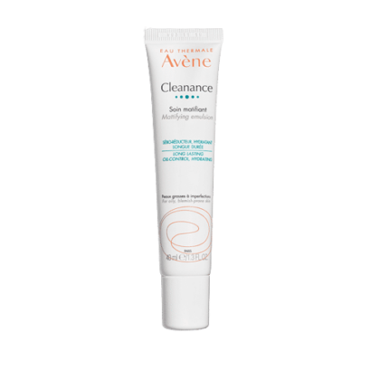 Un tube de CLEANANCE - Soin Matifiant Sébo-Régulateur Hydratant d'Avène, 40 ml, est présenté sur un fond blanc. Le tube, doté d'un bouchon blanc, met en valeur ses bienfaits pour les peaux grasses, comme le contrôle durable du sébum et l'hydratation. Dakar