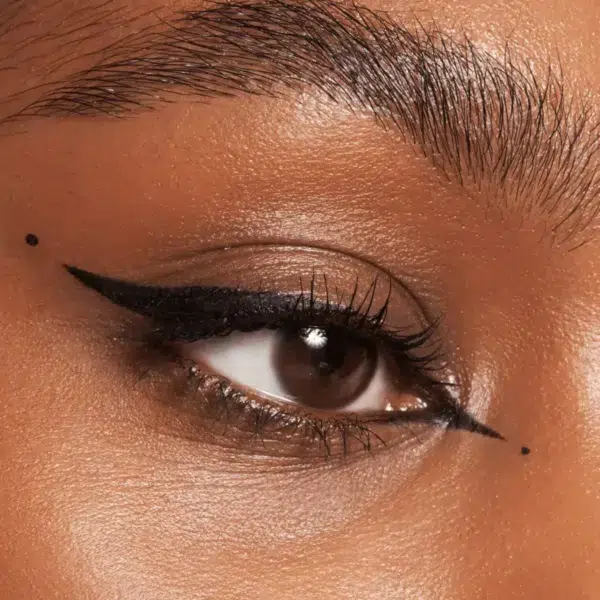 Essence Cosmetics Eyeliner Waterproof 01 Longue durée Noir 1 ml – Image 2