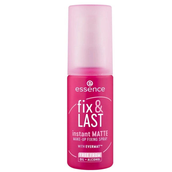Un flacon rose vif Essence Cosmetics Spray Fixateur de Maquillage Instantané Mat de 50 ml, doté d'un bouchon rose clair, indique « sans huile, sans alcool » et affiche « AVEC EVERMAT™ » et « fix & LAST instant MATTE make-up fixing spray » sur l'étiquette. Dakar