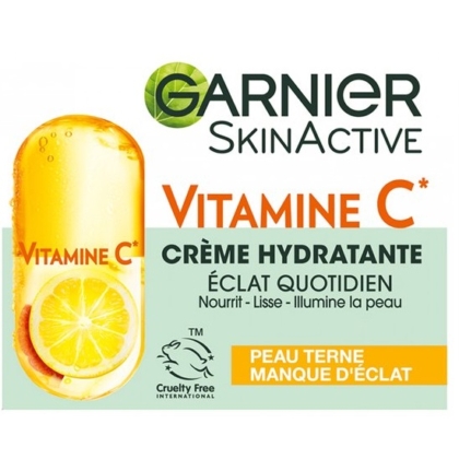 Garnier Skin Active Bio Glow à la Vitamine C Crème de Jour Hydratante Éclat Et Uniformité 50 ml présente un emballage avec une capsule et une tranche de citron, des détails français et un logo cruelty-free sur un fond clair. Dakar