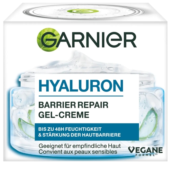 Une boîte de Garnier Skinactive Gelée Désaltérante 3 en 1 Aloe + Acide Hyaluronique 50ML, avec des images du produit et de l'aloès. L'emballage met en avant l'hydratation pendant 48 heures, la formule végétalienne et le fait qu'elle convient aux peaux sensibles. Dakar