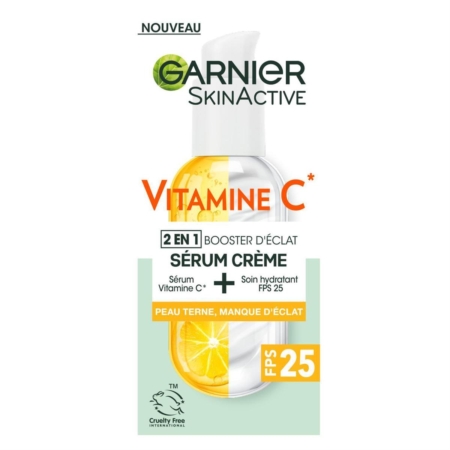 Garnier Skin Active Sérum Crème Vitamine C Glow SPF25 (50 ml) se présente sous la forme d'un flacon-pompe illustré d'une tranche de citron. Il est destiné aux peaux ternes et sans éclat, offre une protection SPF 25 et affiche un logo cruelty-free au bas du flacon. Dakar