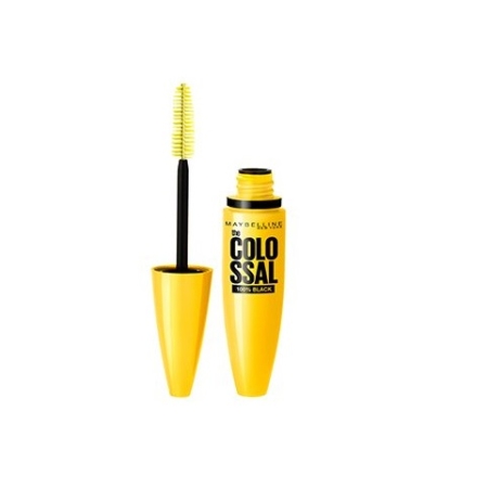 Un tube jaune de mascara Maybelline New York Volume Express Colossal 01 Noir 10 ml avec le bouchon ouvert, montrant la baguette à poils noirs. Dakar