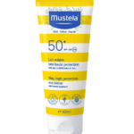 Tube de Mustela BÉBÉ - Lait Solaire Très Haute Protection SPF50+ - Peau Sensible