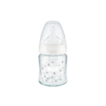 Un Biberon en Verre Tétine physiologique Air System en Silicone Nuk First Choice 120 ml (0-6 mois) avec un imprimé étoile et un capuchon et une tétine blancs