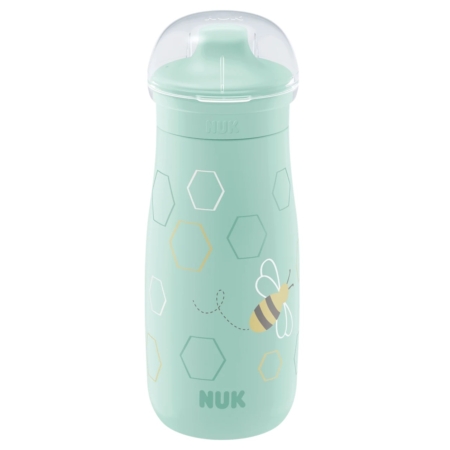 Le Nuk Mini Me Gourde Enfant Menthe 300 ml est un gobelet vert menthe avec un couvercle transparent, des accents hexagonaux blancs et jaunes, et un joli dessin d'abeille de bande dessinée près du fond. Dakar