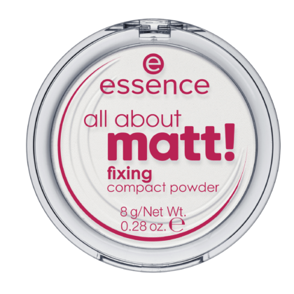 Le compact rond, élégant et clair porte la marque « Essence » et l'inscription « Poudre Matifiante Compacte & Fixante 8 g », capturant l'essence vivante du Sénégal avec son fond blanc et son texte rouge audacieux, rappelant les rues animées de Dakar. Dakar