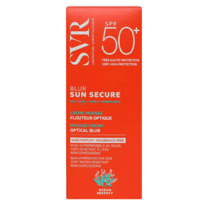 Un coffret rouge de SVR Sun Secure Blur Crème Mousse Flouteur SPF50 Sans Parfum 50 ml d'Univers Cosmetix offre une très haute protection solaire