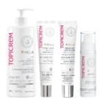 Le Topicrem Mela - Pack Gamme Lait 500ml+Sérum+Crème Nuit+Crème Jour se dresse debout sur un fond blanc, affichant l'ensemble complet de soins de la peau composé de lait ultra-hydratant, de sérum, de crème de nuit et de crème de jour. Dakar