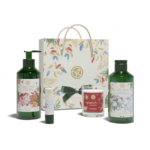 Un Coffret Evasion - Senteurs de Noël Yves Rocher sur le thème floral d'une qualité inégalée comprend des lotions
