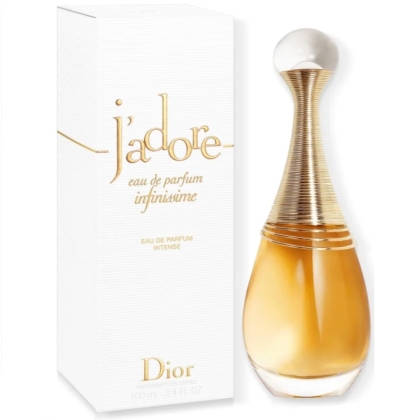 Un flacon de DIOR J'adore Infinissime 50 ml se dresse élégamment à côté de son emballage blanc, doté d'un design épuré et incurvé avec des accents dorés et un bouchon en forme de perle, contenant un liquide doré qui promet une expérience parfumée inoubliable semblable à celle de Miss Dior Parfum. Dakar