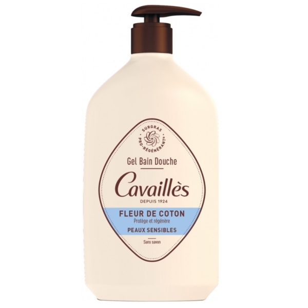 Le flacon de 1L de CAVAILLES Gel Bain Douche Peaux Sensibles Fleur de Coton est doté d'un distributeur à pompe et est étiqueté comme un gel douche à la fleur de coton pour peaux sensibles, sans savon. Le design reste simple et élégant. Dakar