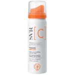 Un flacon blanc de 50 ml de SVR Masque Anti-Ox, avec logo et texte orange, contient un effet mousse micro-peeling et de la vitamine C pour revitaliser la peau terne et fatiguée. Il est doté d'un bouchon transparent. Dakar