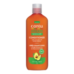 L'après-shampoing hydratant à l'avocat Cantu 400 ml est présenté dans un contenant orange avec une étiquette verte avocat, proposant « Après-shampoing hydratant à l'huile d'avocat et au beurre de karité » et contient 13,5 FL OZ / 400 ml. Dakar