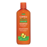 Le shampooing hydratant à l’avocat Cantu 400 ml, orné d’une image d’avocat avec un texte bilingue anglais et français, est conditionné dans un flacon orange contenant de l’huile d’avocat et du beurre de karité. Il est idéal pour toute la famille, y compris pour les enfants. Dakar