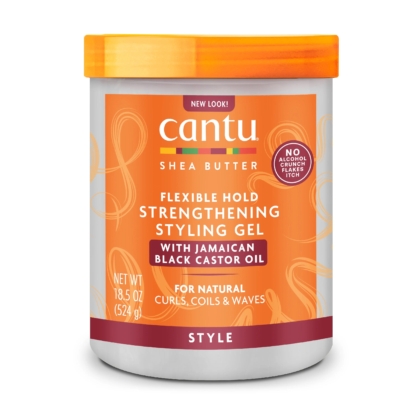 Un pot de 524 g de gel coiffant et fixant au beurre de karité Cantu, à l'huile de ricin noir de Jamaïque, pour des boucles, des ondulations et des frisottis naturels. Il est doté d'un couvercle à vis orange et d'une étiquette orange-blanc. Dakar