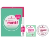 Le Coffret Cadeau "All About Matt" 3 Pièces d'Essence Cosmetics comprend un spray fixateur, un papier de contrôle de l'huile de thé vert et une poudre compacte fixatrice. Il est présenté dans un charmant emballage rose et vert d'eau avec un texte blanc impeccable, idéal pour les fans d'une finition mate. Dakar