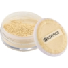 Le contenant rond et transparent de la Poudre Libre Jaune Tendre BANANA LOOSE POWDER d'Essence Cosmetics contient une poudre beige légère et crémeuse. Le couvercle ouvert présente une houppette douce avec le mot « essence » en lettres noires audacieuses, prête à parfaire votre teint. Dakar