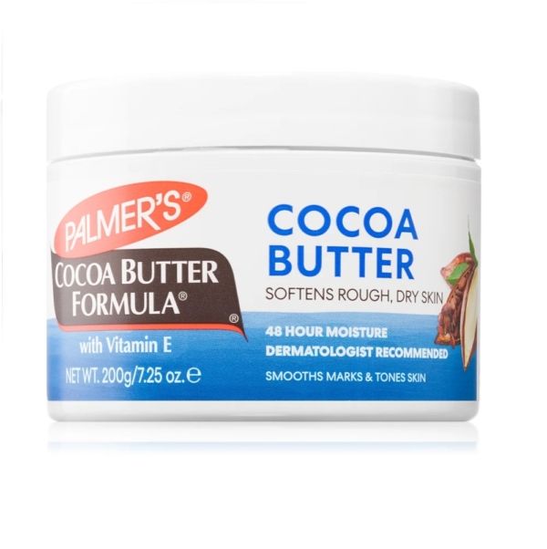 Un contenant de 200 g de beurre de cacao pour les mains et le corps Palmer's avec vitamine E est de couleur blanche. L'étiquette indique « 48 heures d'hydratation », « Recommandé par les dermatologues » et affirme « Adoucir la peau sèche et rugueuse » tout en « Lissant les marques et tonifiant la peau ». Capacité : 200 g (7,25 oz). Dakar