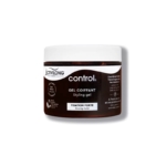Un pot de gel coiffant Activilong Control avec un couvercle blanc. L'étiquette marron foncé est accompagnée d'un texte blanc, soulignant « Fixation Forte » et mentionnant sa tenue forte, sans silicones, sans huile minérale et sans parabène. Dakar