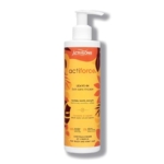 Un flacon d'après-shampoing sans rinçage Actiforce d'Activilong, avec pompe. L'étiquette orange à motifs de feuilles jaunes et marron mentionne l'hydratation et la nutrition des cheveux crépus et frisés. Texte en français et en anglais. Dakar