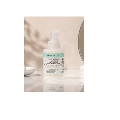 Une Crème fluide purifiante et hydratante BIO Aroma Zone de 50 ml est posée sur une surface réfléchissante. Des étiquettes vertes et blanches, ornées d'un texte élégant, sont disposées à côté d'un miroir circulaire, créant une esthétique minimaliste et sereine. Dakar