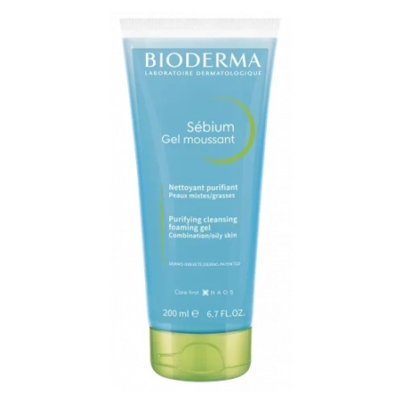 Tube de 200 ml de Sébium Gel Moussant Bioderma, au design bleu et texte blanc. Ce gel moussant nettoyant purifiant est idéal pour les peaux mixtes à grasses. Dakar