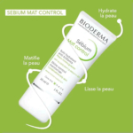 Un tube vert et blanc de Sébium Mat Control de Bioderma se détache sur un fond vert. Les inscriptions « Hydrate la peau », « Matifie la peau » et « Lisse la peau » tout autour soulignent ses bienfaits. Dakar