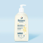 Flacon pompe de l'Huile Lavante Dermo-Protectrice Experte Biolane sur fond bleu clair. L'étiquette, ornée d'un motif floral, met en valeur sa formule douce pour les peaux sensibles. Composée à 98 % d'ingrédients naturels, elle convient aux nouveau-nés. Format 500 ml. Dakar