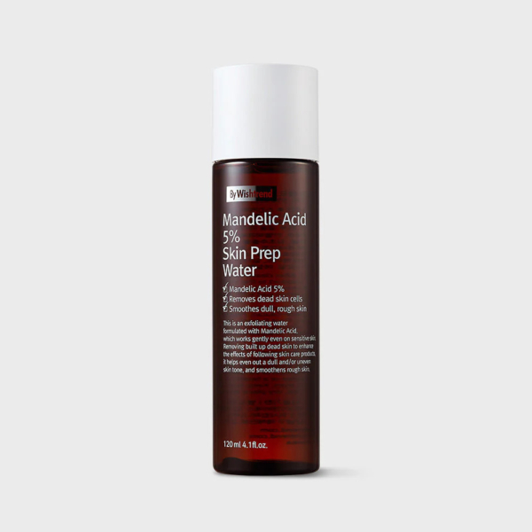 Un flacon cylindrique marron portant l'inscription « By Wishtrend Mandelic Acid 5% Prep Skin Water » et un texte détaillant ses bienfaits, notamment l'exfoliation et le lissage de la peau. Le flacon est muni d'un bouchon blanc et contient 120 ml de liquide. Dakar