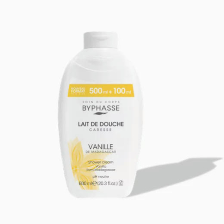 Un flacon blanc de crème douche BYPHASSE étiqueté « Vanille de Madagascar ». Le flacon, au design jaune, porte les mentions « 500 ml + 100 ml » et « 600 ml (20,3 fl oz) » dans un étui jaune. Dakar