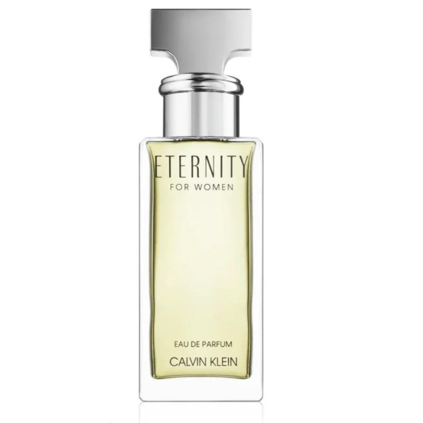 Un flacon d'eau de parfum Calvin Klein Eternity pour femme. Ce flacon rectangulaire en verre contient un liquide jaune pâle et est doté d'un bouchon argenté. Le nom de la marque et du produit est imprimé en noir sur le devant. Dakar