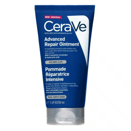 Tube bleu de pommade réparatrice avancée CeraVe. L'étiquette indique qu'elle est destinée au visage, au corps et aux lèvres et qu'elle contient des céramides essentiels et de l'acide hyaluronique. Poids net : 50 ml. Dakar