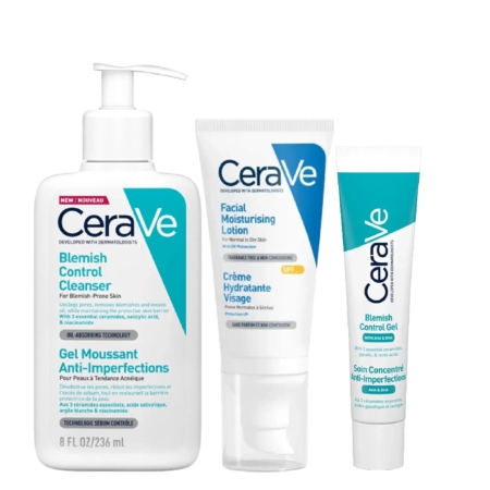 Trois produits de soin CeraVe : un flacon pompe de nettoyant anti-imperfections, un tube de lotion hydratante visage et un tube de gel anti-imperfections. Tous arborent un design bleu et blanc avec les informations produit. Dakar