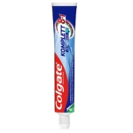 Un tube de 75 ml de Colgate Dentifrice Soins Complets Extra Fresh Menthe, étiqueté « Komplett 8 », arbore l'inscription « Extra Frisch » dans un tourbillon bleu. Le bouchon inférieur arbore les couleurs rouge, blanc et bleu. Dakar