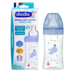 Un biberon anti-colique Dodie et son emballage. Ce biberon est doté d'une tétine plate pour les 0 à 6 mois et est décoré d'un motif baleine bleue. L'emballage met en valeur la marque française avec un logo lapin et les avantages de la technologie anti-colique. Dakar