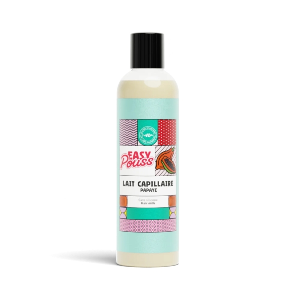 Bouteille d'Easy Pouss Lait Capillaire Papaye, ornée d'une étiquette bleu clair et multicolore ornée de motifs décoratifs et d'une illustration de papaye. Le flacon est doté d'un bouchon noir et d'un corps blanc. Dakar