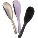 Trois brosses à cheveux aux manches ergonomiques dorés, lavande et noirs. Chaque brosse est dotée de poils noirs et d'un design élégant. Elles sont disposées verticalement sur fond blanc. Dakar