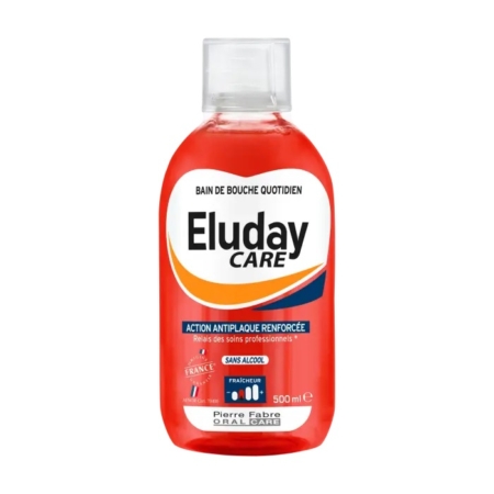 Un flacon de bain de bouche Eluday Care de 500 ml avec un bouchon rouge. L'étiquette indique qu'il est sans alcool, qu'il offre une action anti-plaque et qu'il rafraîchit l'haleine. La marque est Pierre Fabre Oral Care, et l'étiquette comporte du texte en français. Dakar