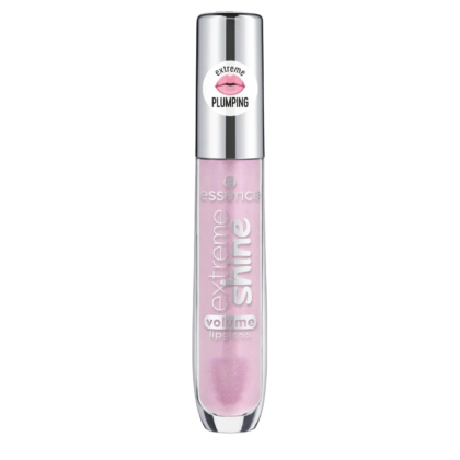 Un tube de gloss Essence Extreme Plumping Volume avec un bouchon argenté brillant. Le gloss est rose pâle et l'étiquette affiche « brillance extrême » et « gloss volume ». Le bouchon est orné d'un motif de lèvres « extrêmement repulpantes ». Dakar