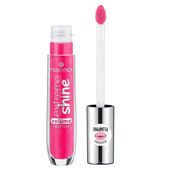 Tube de gloss Essence Extreme Shine Volume d'un rose vif, présenté avec son applicateur. L'étiquette porte les inscriptions « Extreme Shine » et « Volume Lipgloss », et un petit symbole de lèvres orne le bouchon métallique. Dakar